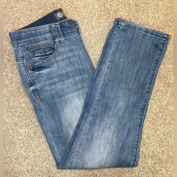 Democracy Denim - DEMOCRACY "Ab" Technology High Rise Straight Crop Jeans Women's 8 30x27